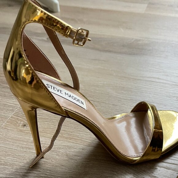 Steven Madden Gold Strappy Sandals - Amazing Condition - Picture 1 of 2